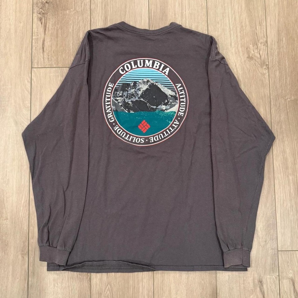 Columbia Sportswear long sleeve shirt with mountain and lake graphic size XL